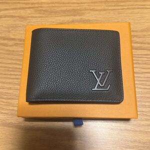 Louis Vuitton Black Aerogram Men's Wallet